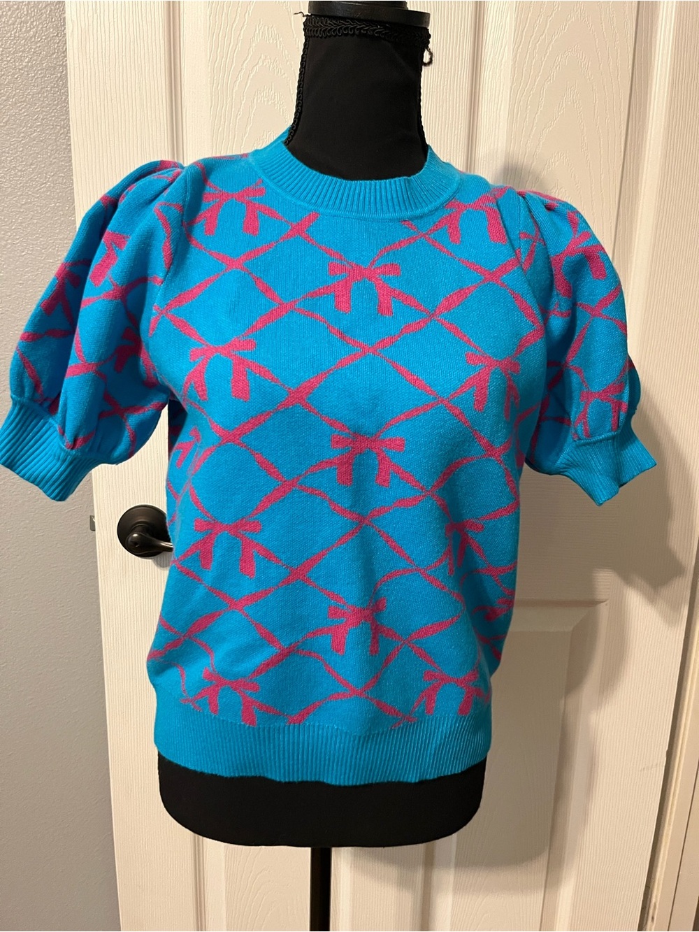 &Merci Blue Puff Sleeve Sweater with Pink Bow Pattern NWT